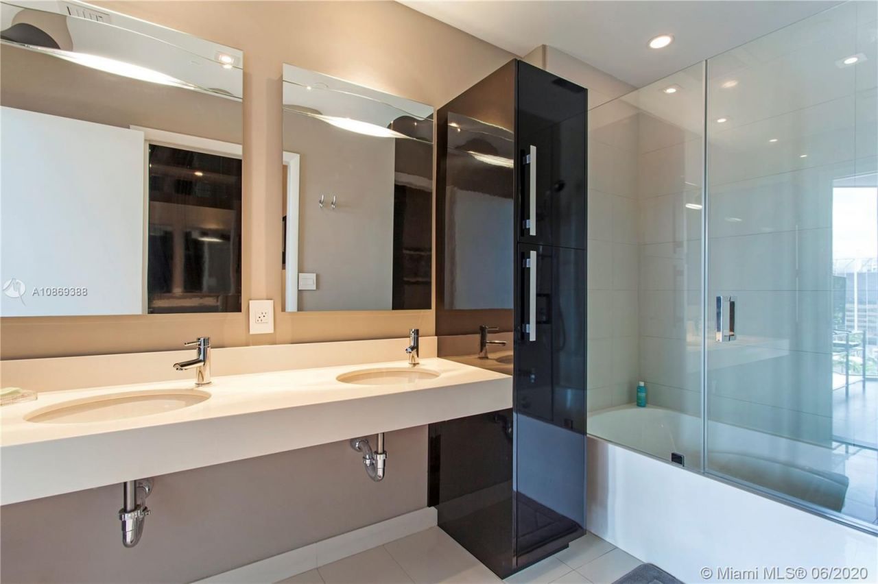 Piso en Miami, Estados Unidos, 150 m² - imagen 8