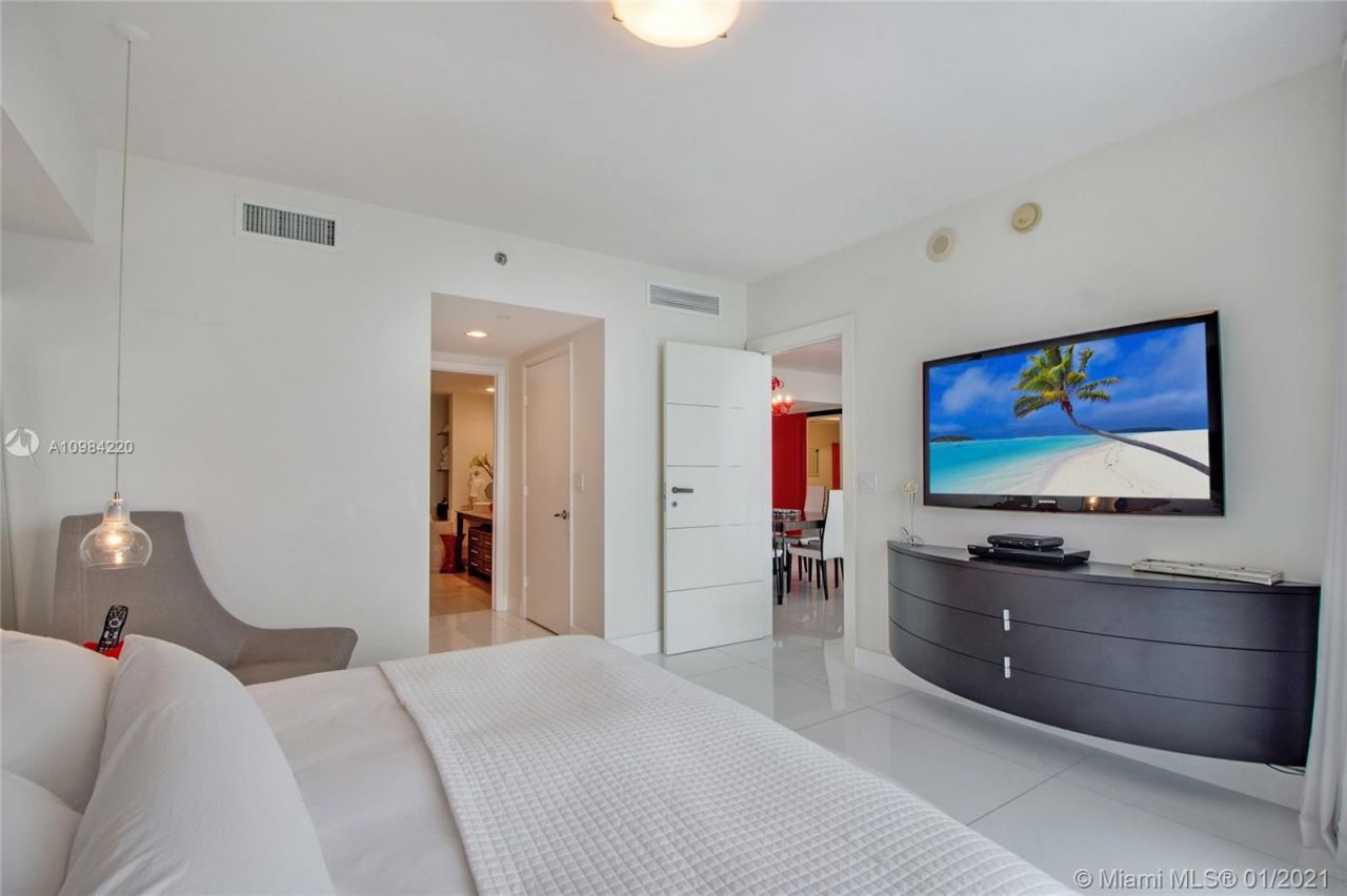 Piso en Miami, Estados Unidos, 130 m² - imagen 5