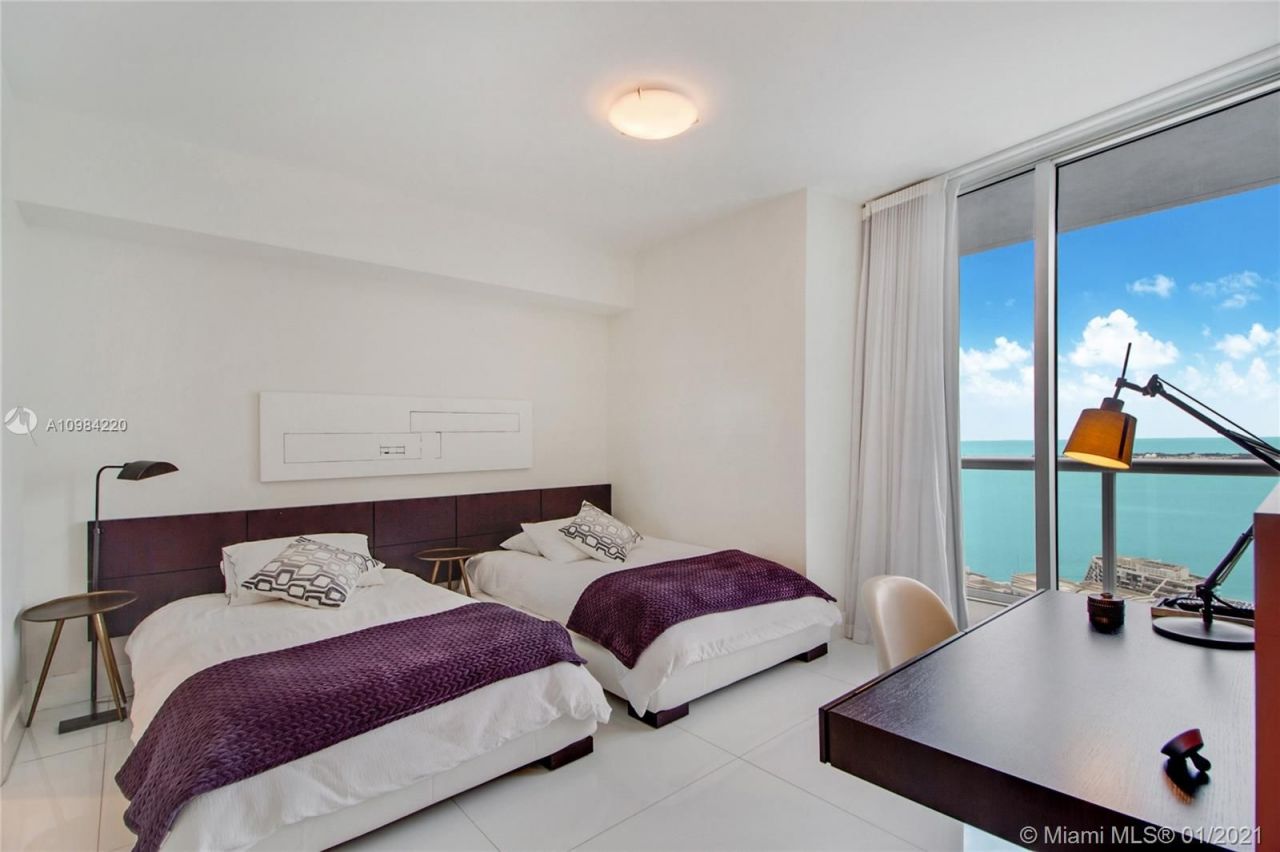 Piso en Miami, Estados Unidos, 130 m² - imagen 8