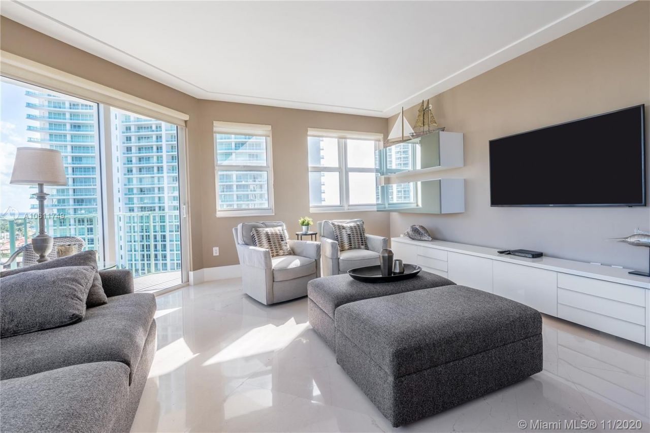 Piso en Miami, Estados Unidos, 160 m² - imagen 2