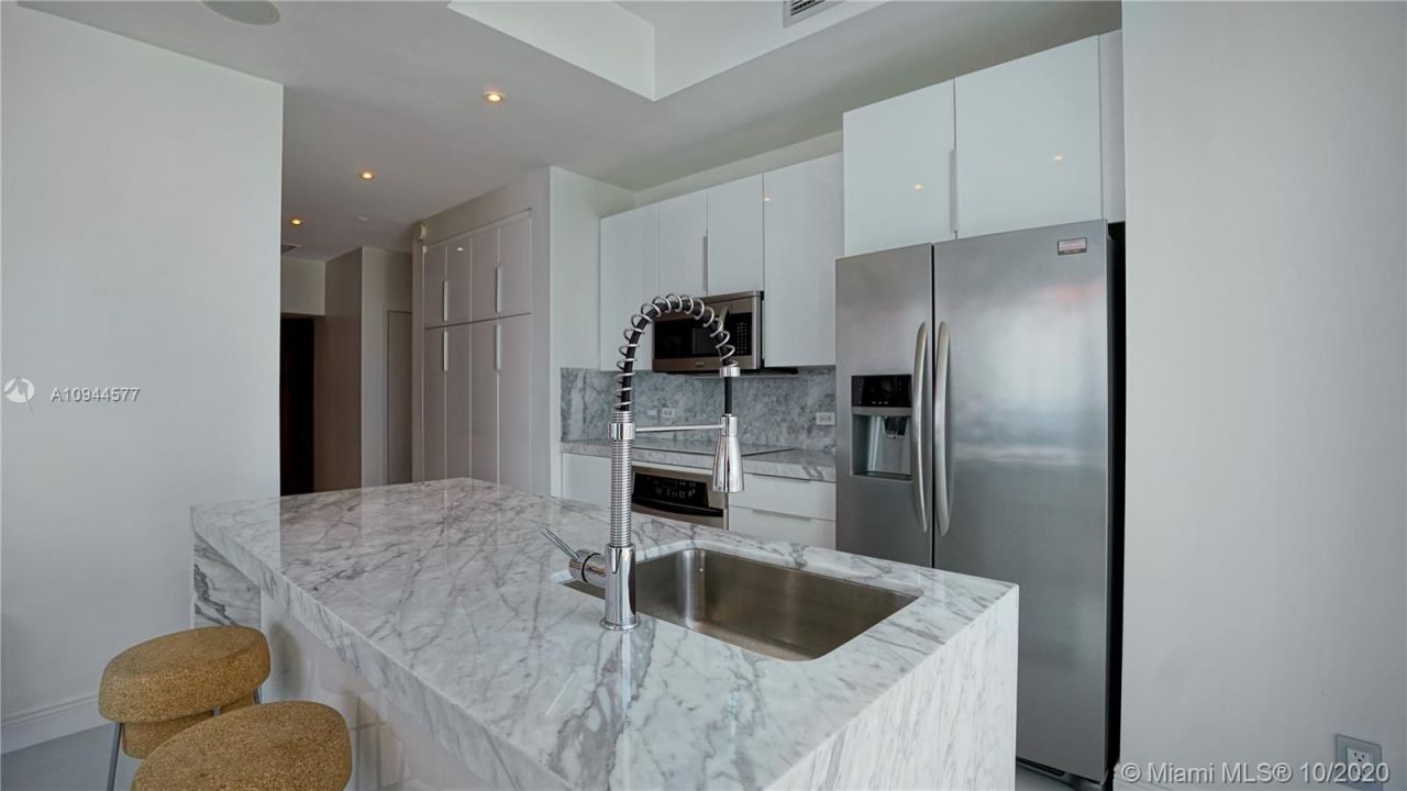 Flat in Miami, USA, 130 m² - picture 4