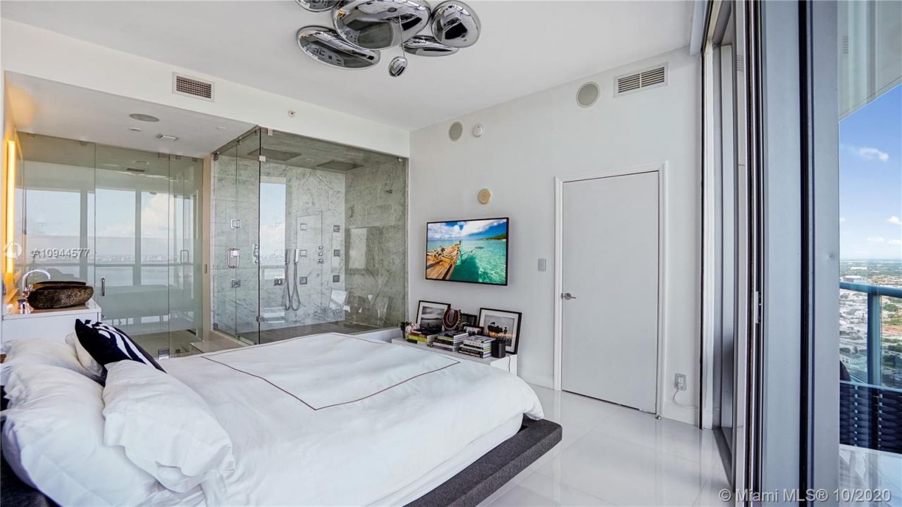 Flat in Miami, USA, 130 m² - picture 7