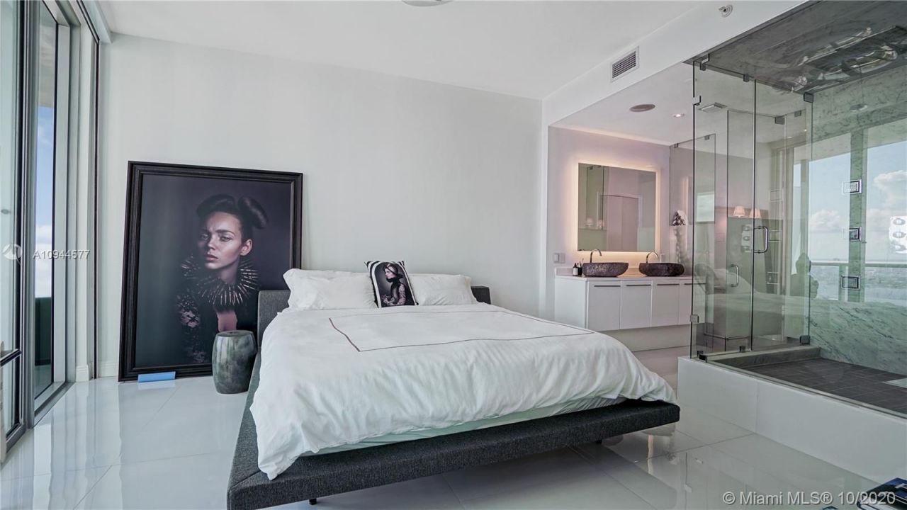 Flat in Miami, USA, 130 m² - picture 12