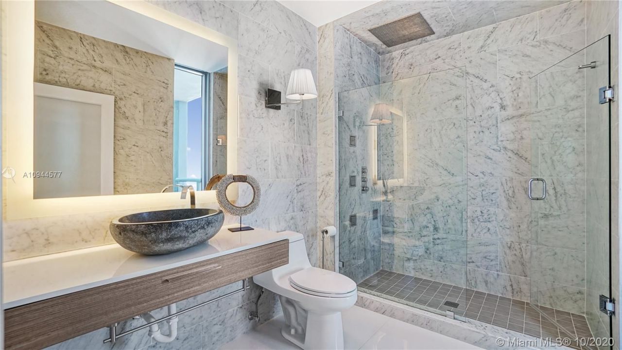 Flat in Miami, USA, 130 m² - picture 8