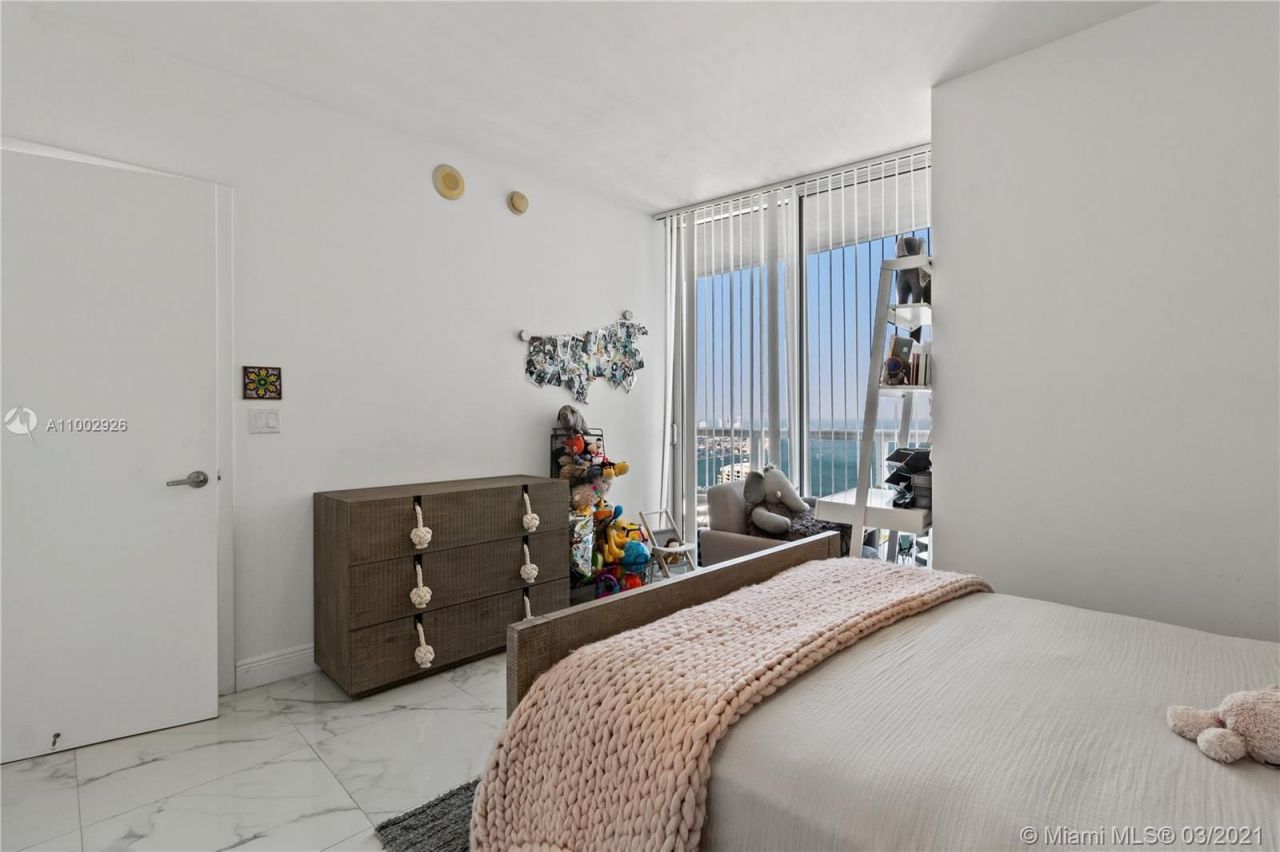 Flat in Miami, USA, 130 m² - picture 10