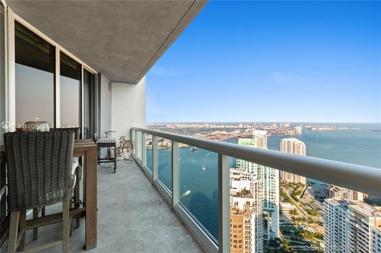 Flat in Miami, USA, 130 m² - picture 2