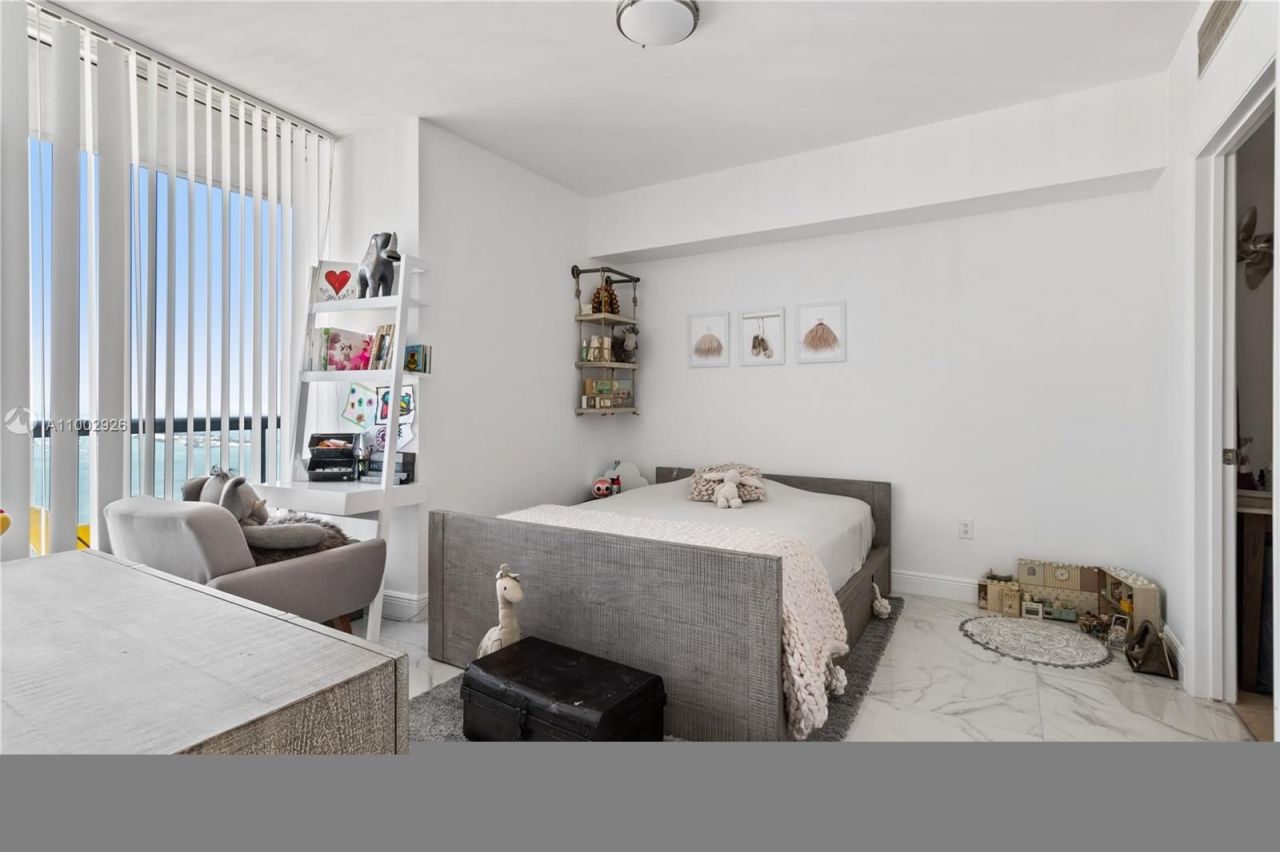 Flat in Miami, USA, 130 m² - picture 6