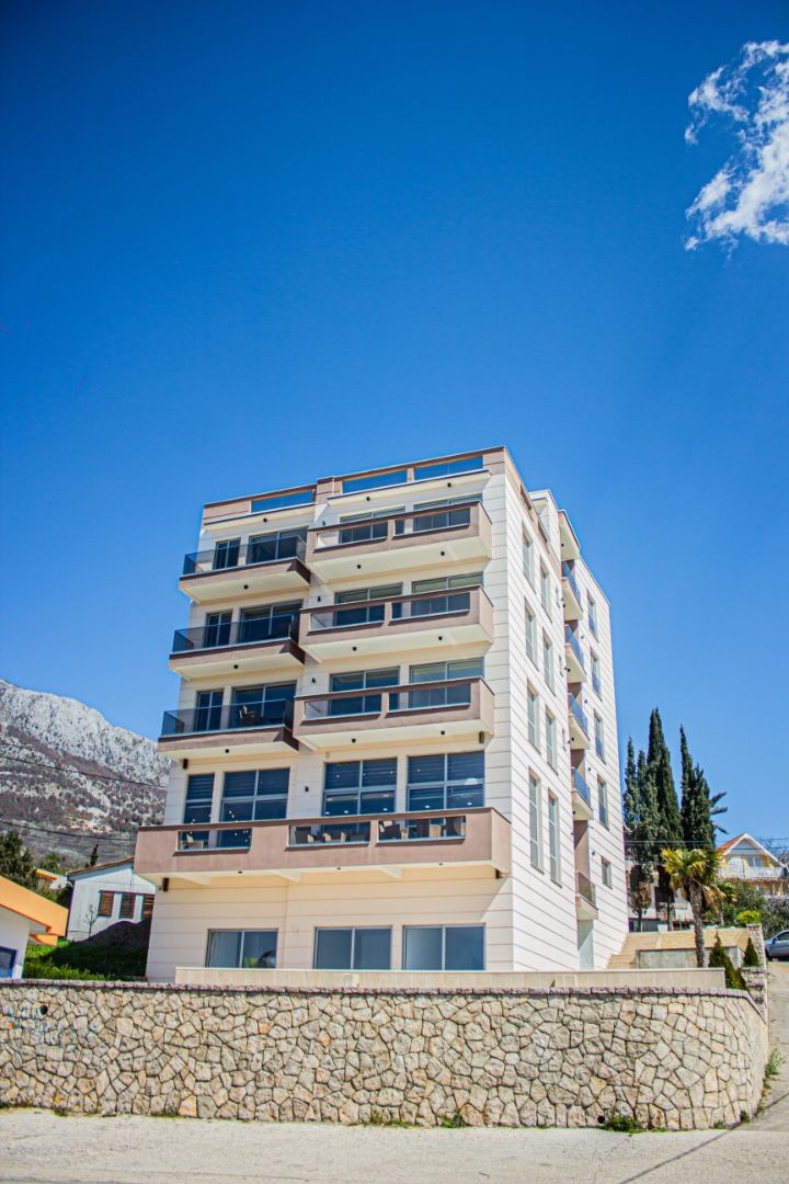 Hotel en Dobra Voda, Montenegro, 1 300 m² - imagen 1