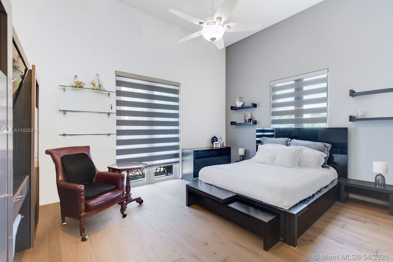 Villa à Miami, États-Unis, 500 m² - image 8