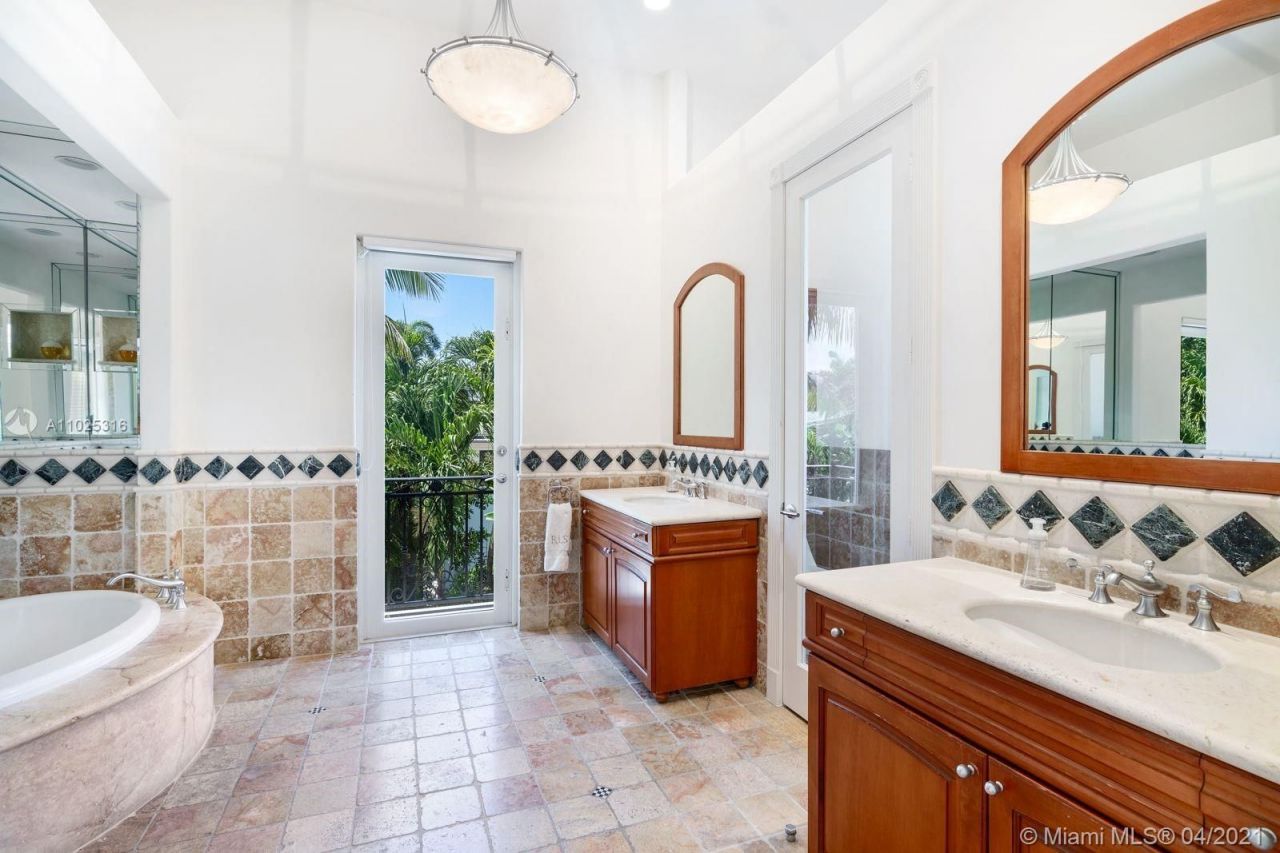 Villa à Miami, États-Unis, 500 m² - image 10