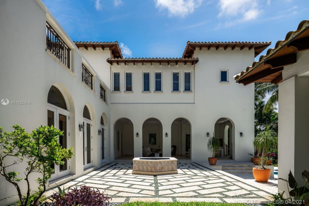 Villa à Miami, États-Unis, 500 m² - image 4