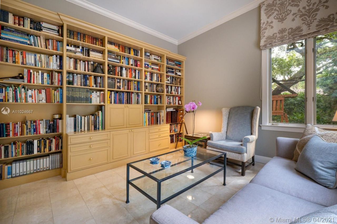 Mansion in Miami, USA, 400 m² - picture 3