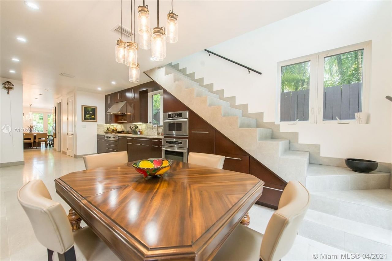 Villa en Miami, Estados Unidos, 350 m² - imagen 3