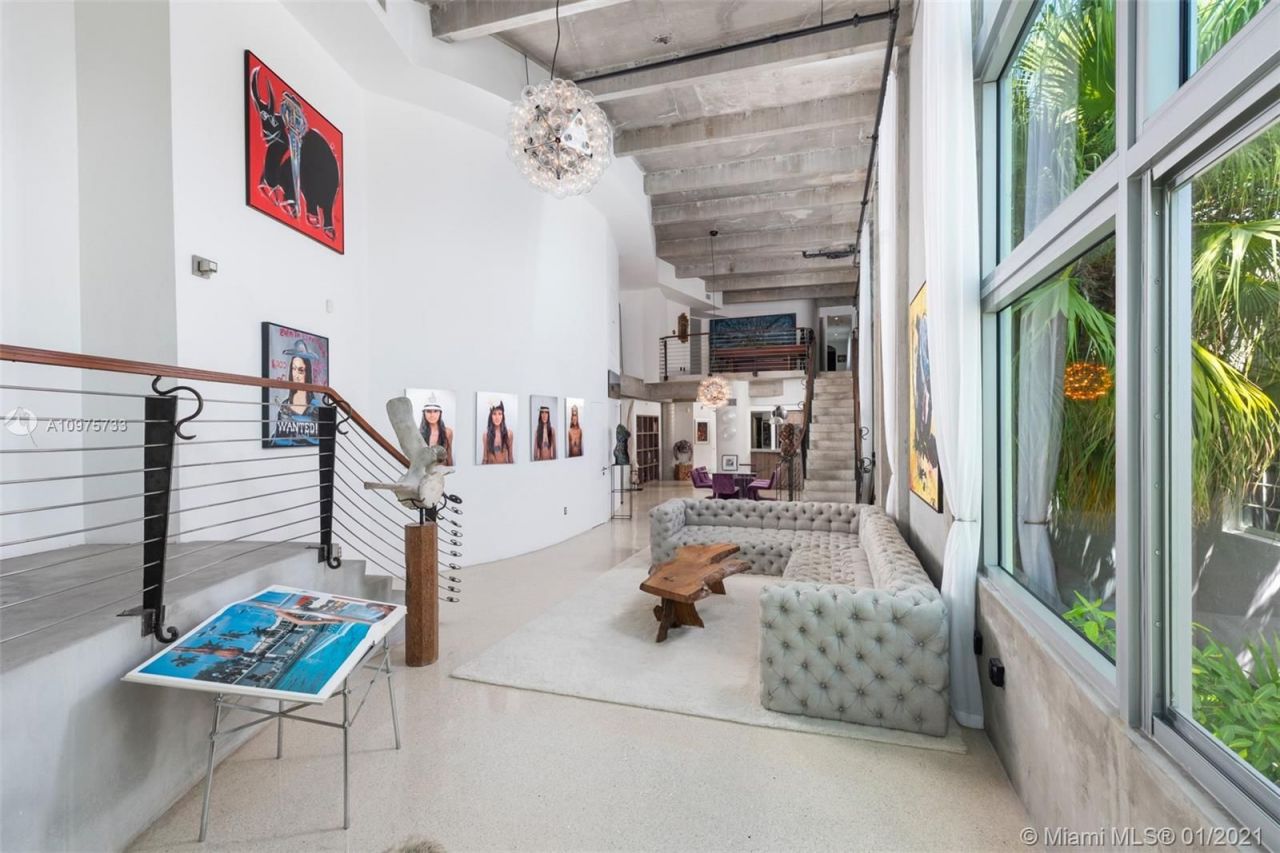 Loft in Miami, USA, 300 m² - picture 2