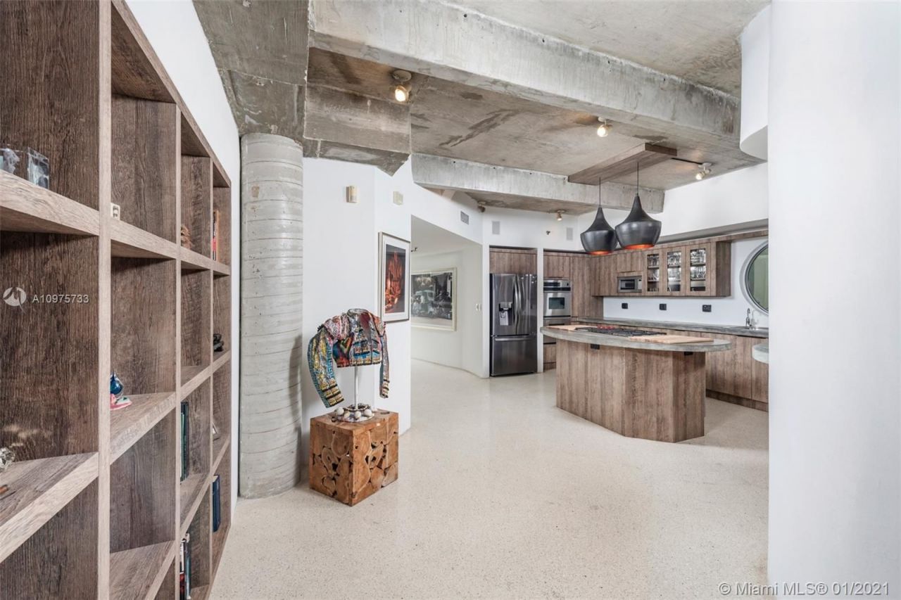 Loft in Miami, USA, 300 m² - picture 10