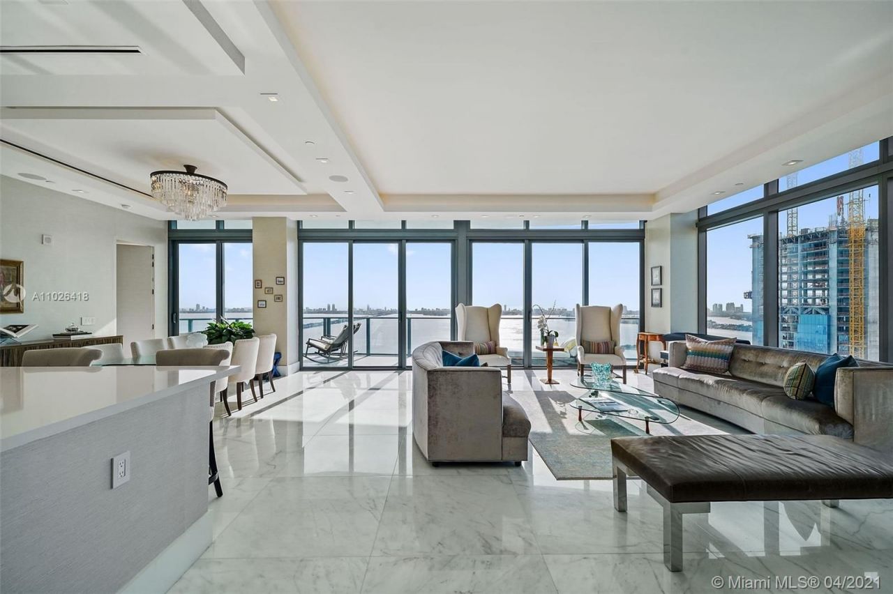 Penthouse à Miami, États-Unis, 250 m² - image 1