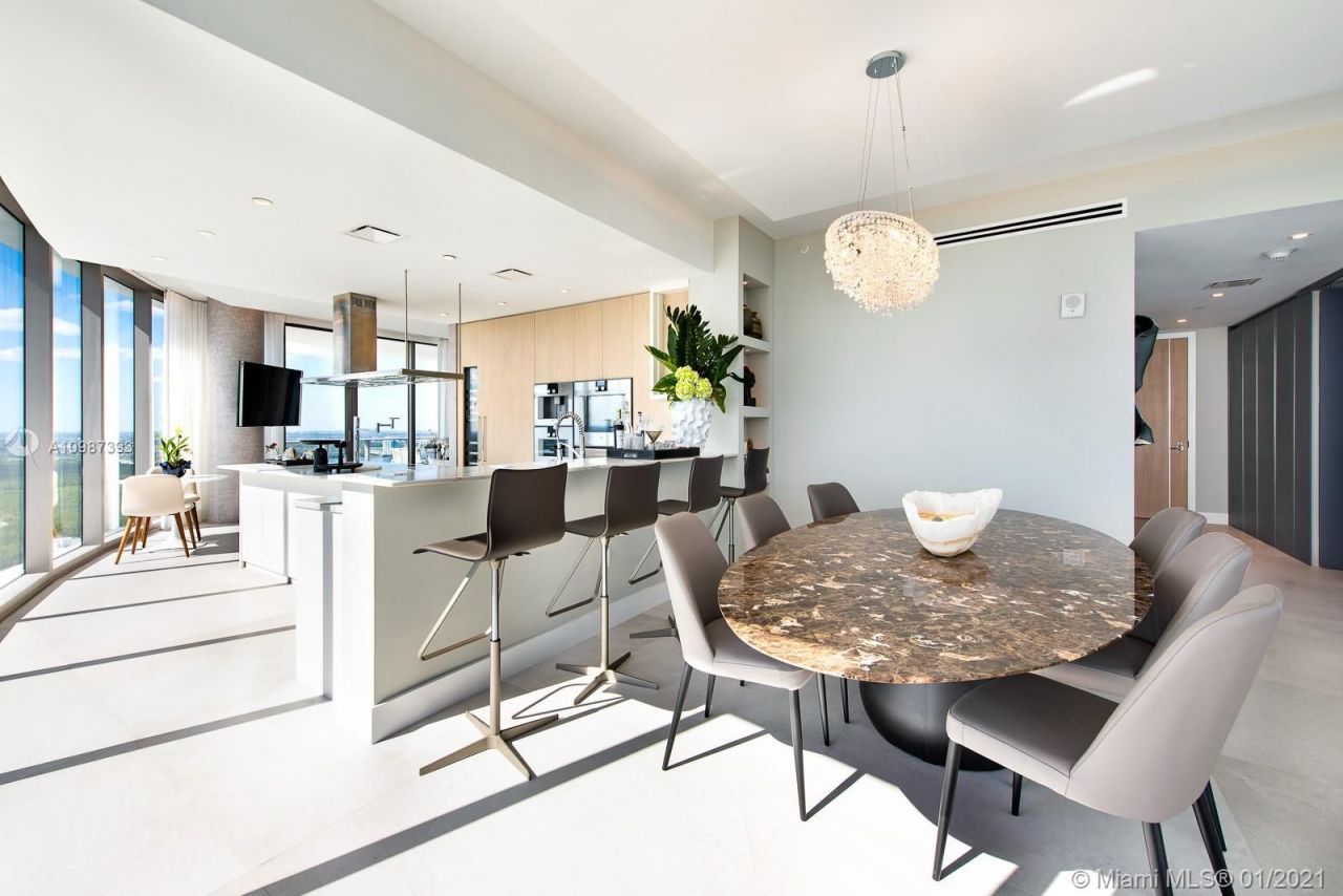 Flat in Miami, USA, 350 m² - picture 15