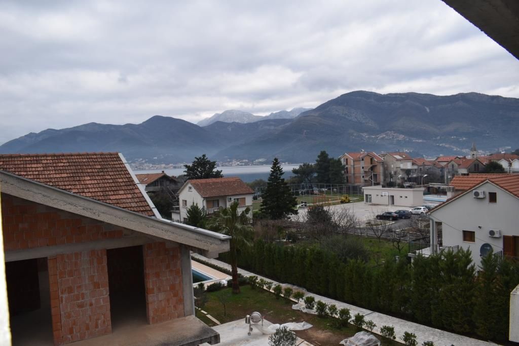 Wohnung in Lastva, Montenegro, 117 m² - Foto 2