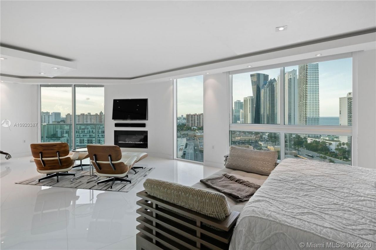 Penthouse à Miami, États-Unis, 270 m² - image 1