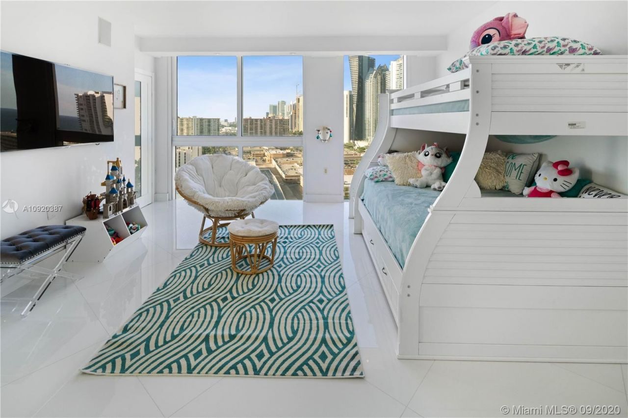 Ático en Miami, Estados Unidos, 270 m² - imagen 12