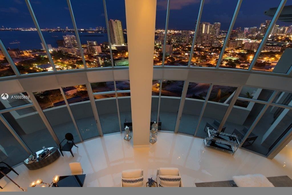 Penthouse in Miami, USA, 300 m² - picture 1