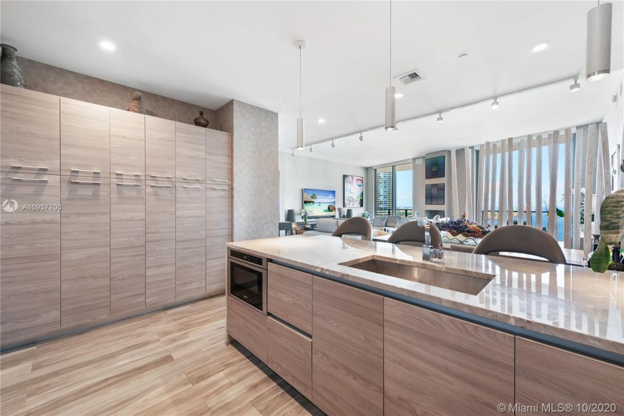 Penthouse in Miami, USA, 190 m² - picture 11