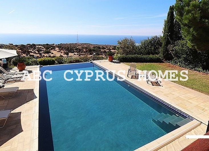 Villa à Aphrodite Hills, Chypre, 250 m² - image 1