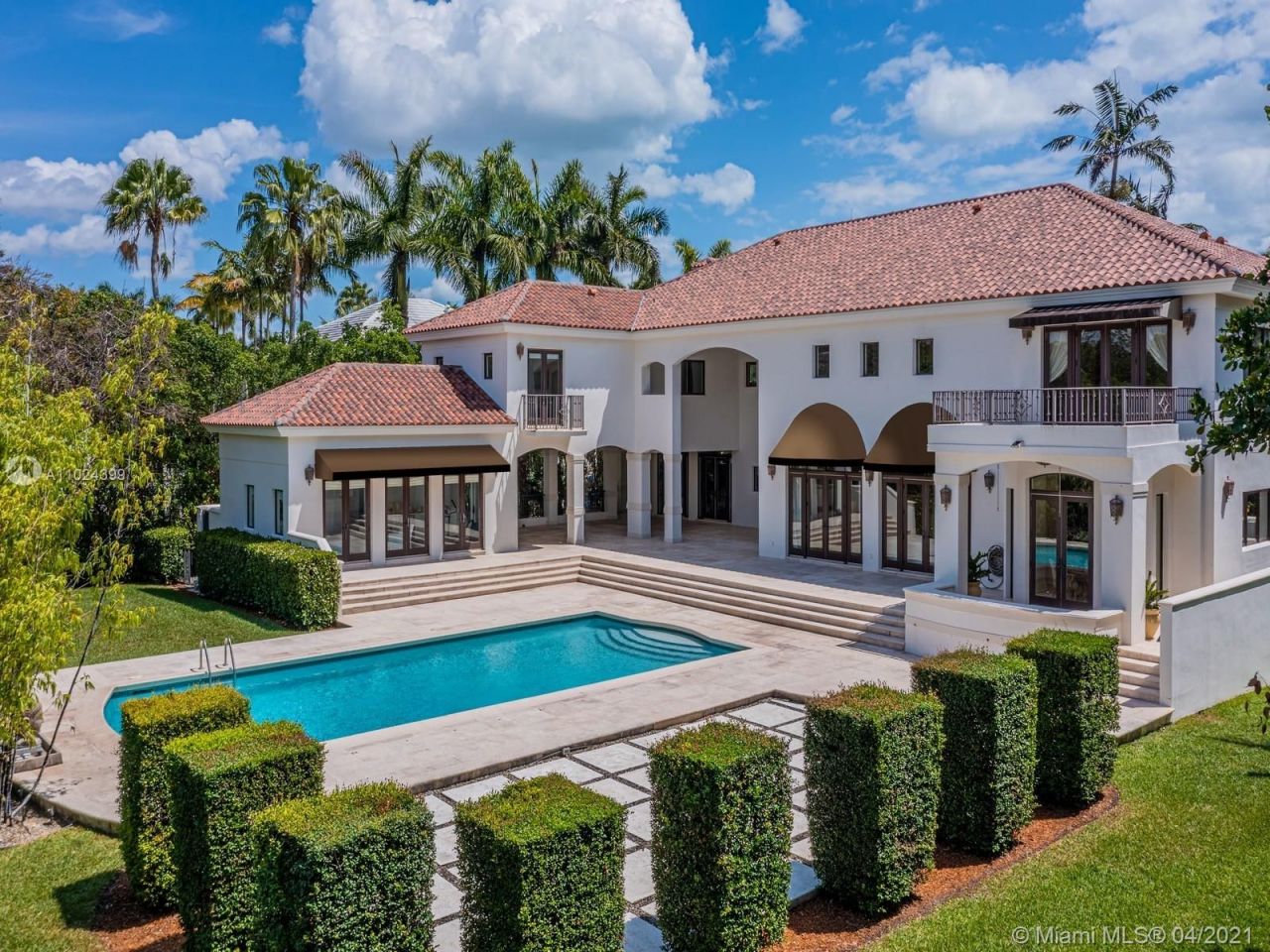 Finca en Miami, Estados Unidos, 700 m² - imagen 2