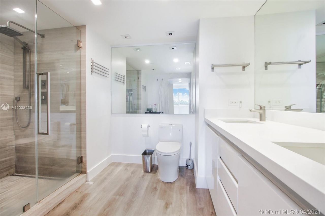 Flat in Miami, USA, 120 m² - picture 6