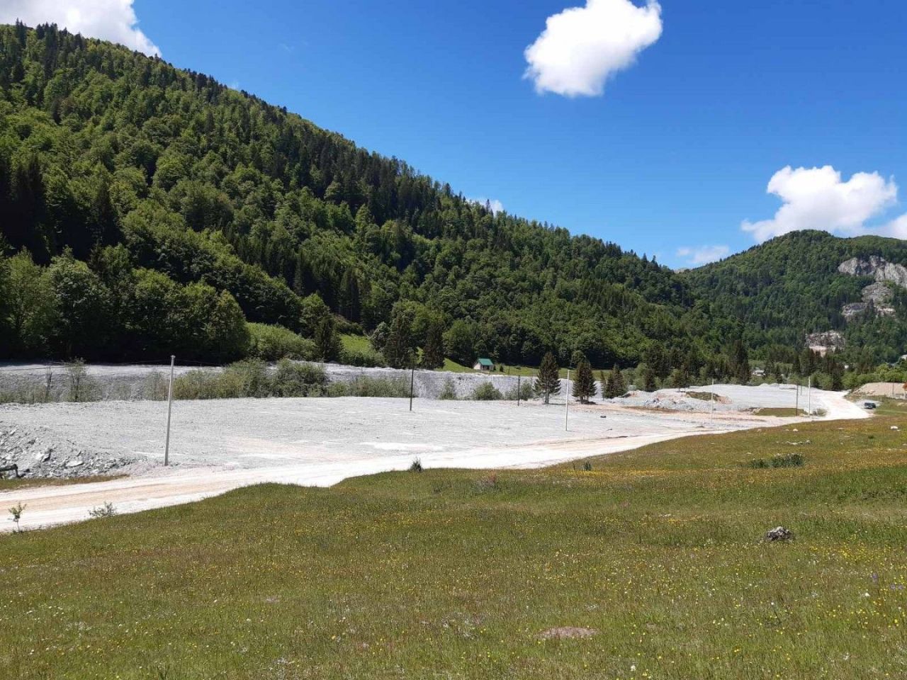 Terreno a Kolašin, Montenegro, 2 100 m2 - foto 3