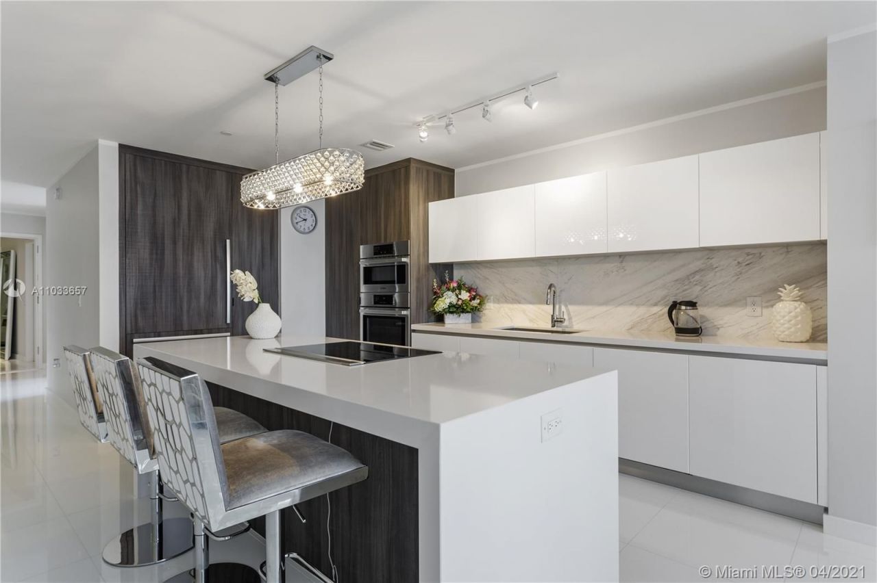 Flat in Miami, USA, 200 m² - picture 4