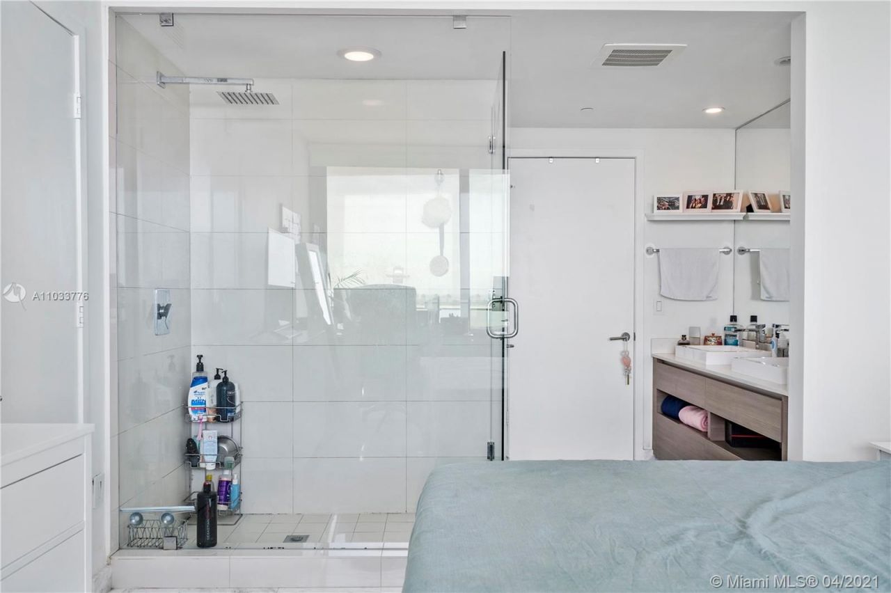 Flat in Miami, USA, 100 m² - picture 8