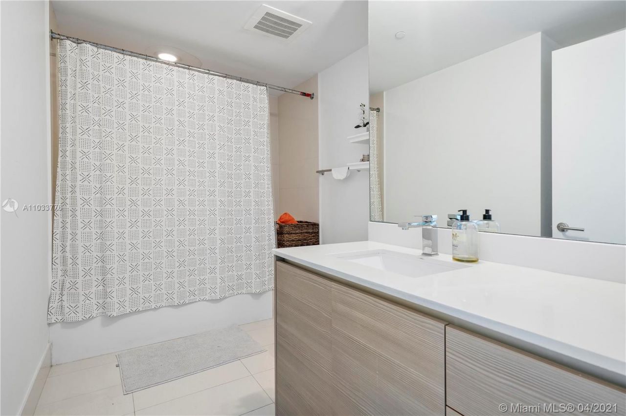 Flat in Miami, USA, 100 m² - picture 5