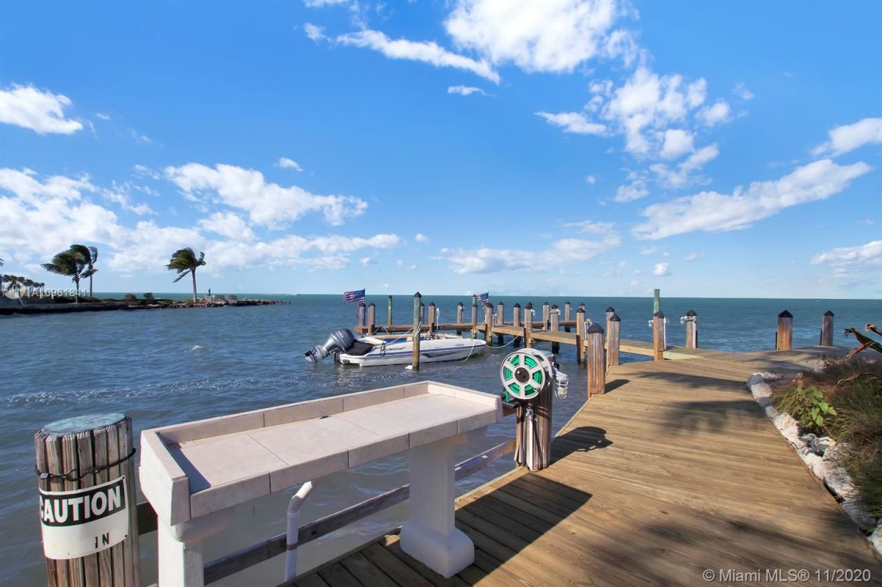 Maison de rapport à Miami, États-Unis, 1 000 m² - image 4