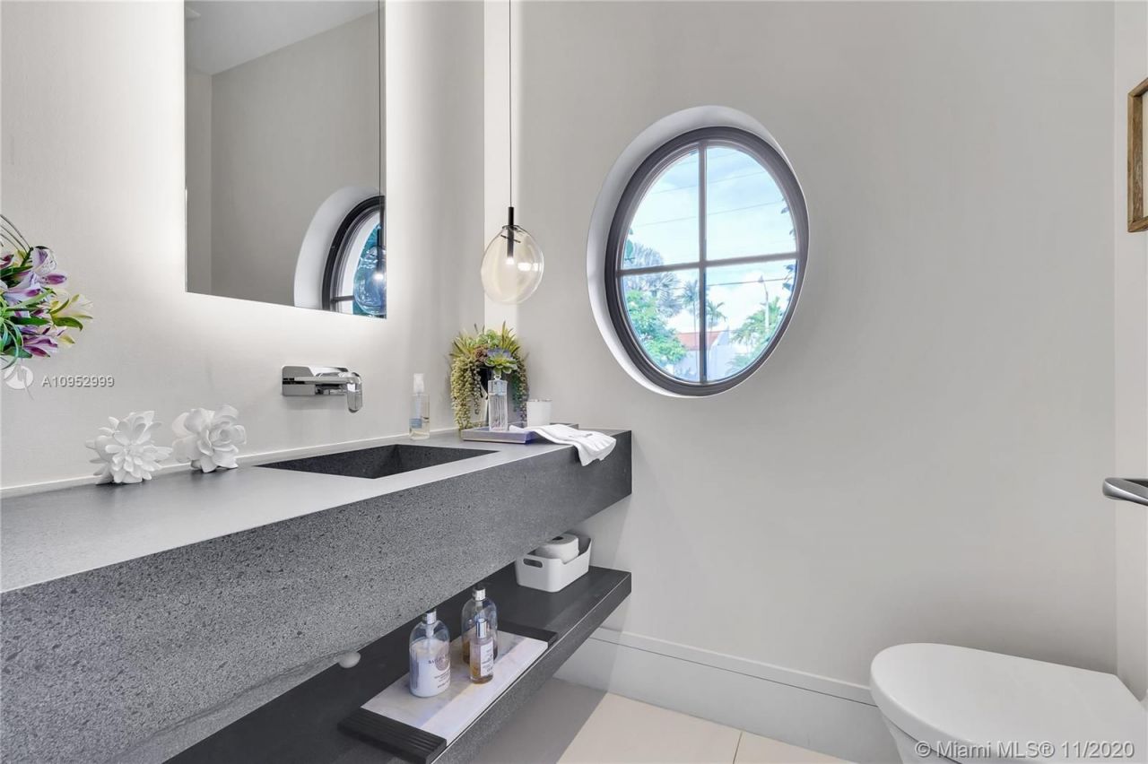 Villa en Miami, Estados Unidos, 600 m² - imagen 8