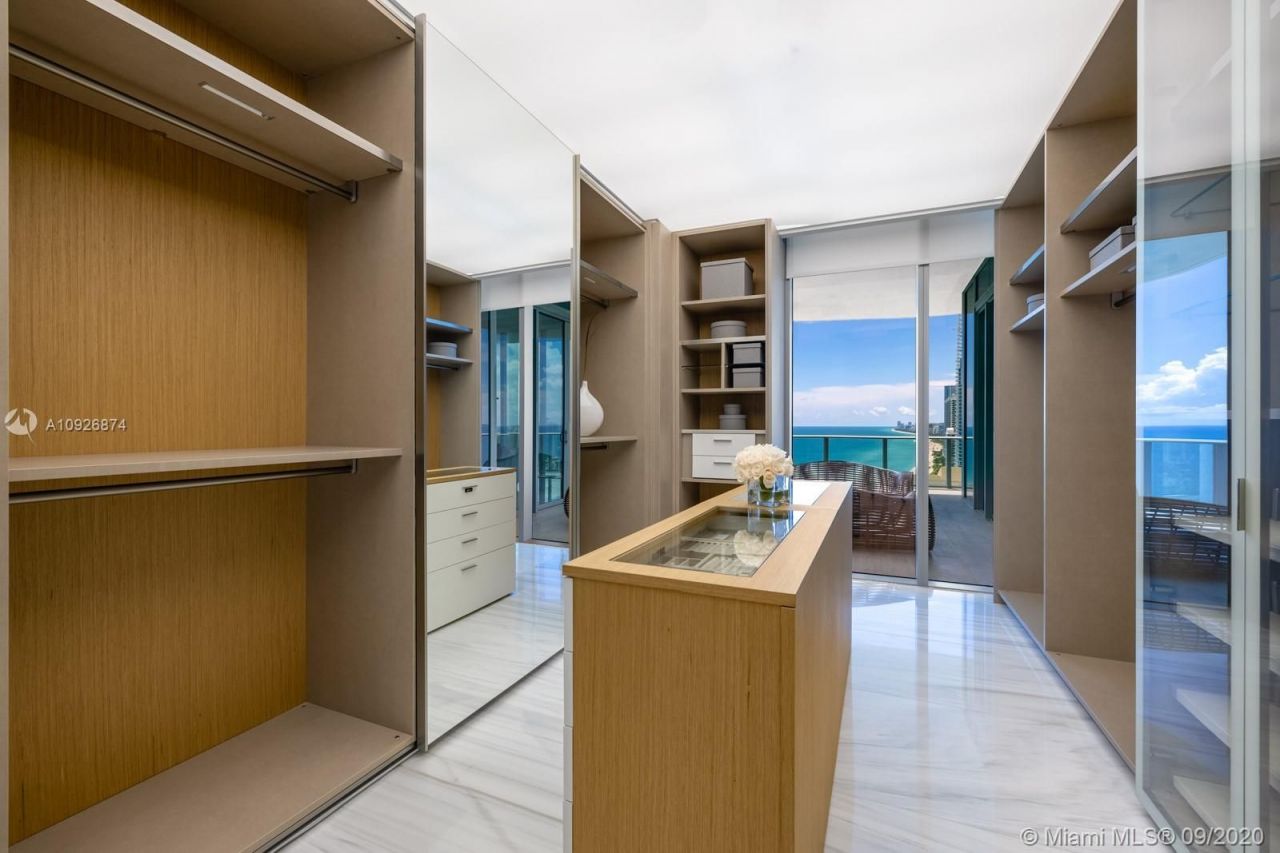 Penthouse in Miami, USA, 800 m² - picture 8