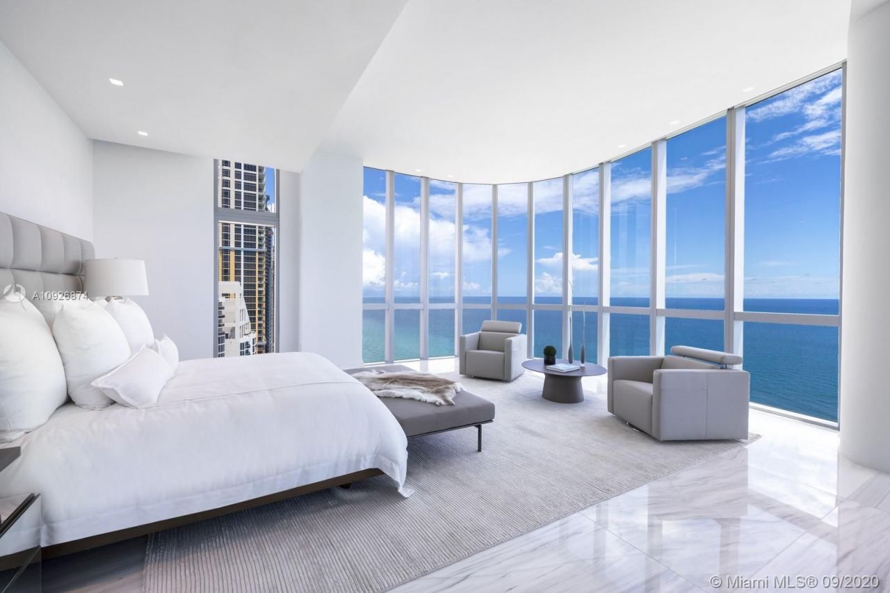 Penthouse in Miami, USA, 800 m² - picture 12