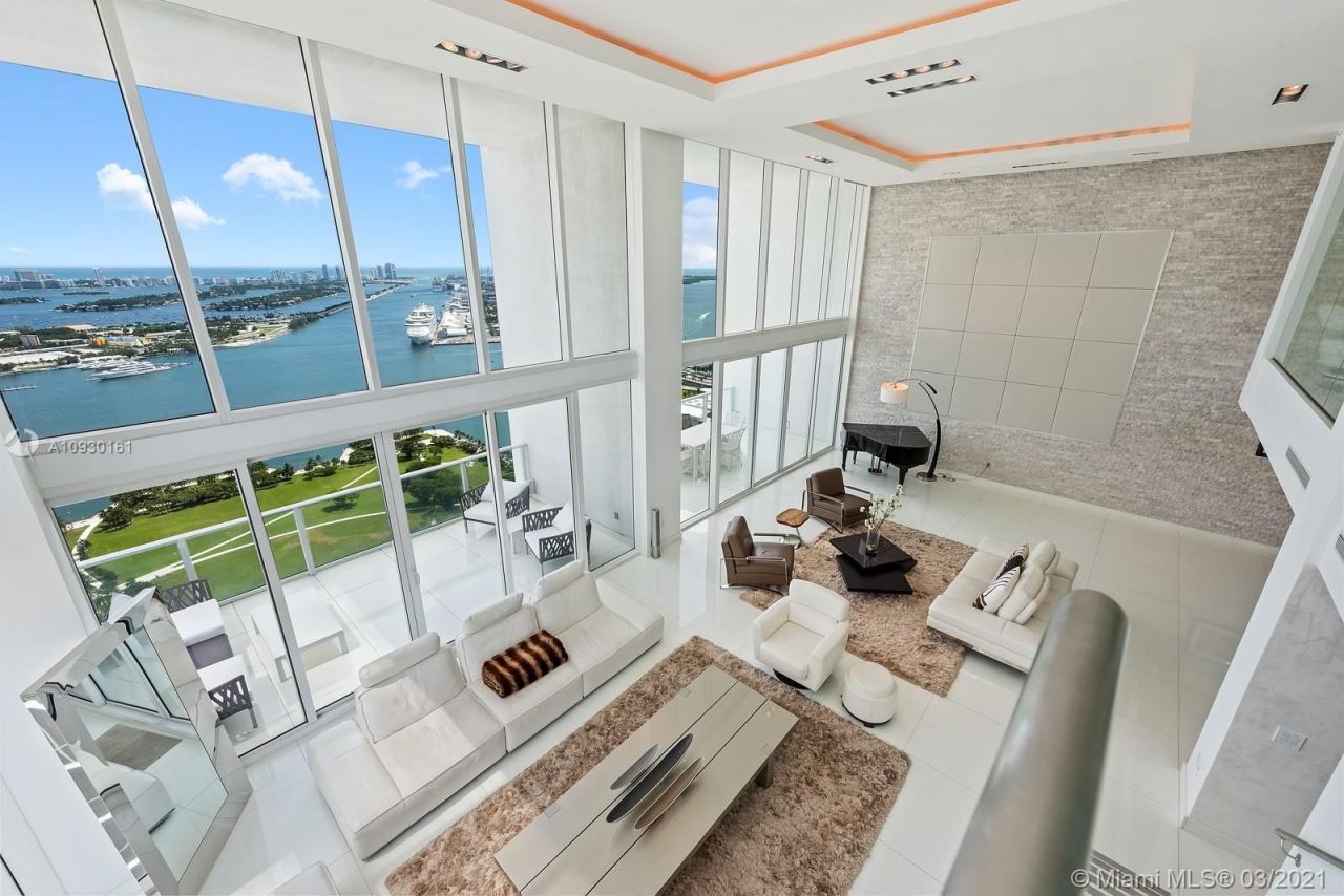 Penthouse in Miami, USA, 450 m² - picture 1