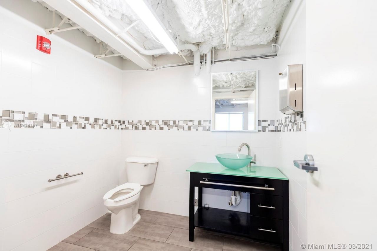 Proprietà commerciale a Miami, USA, 1 000 m² - foto 10