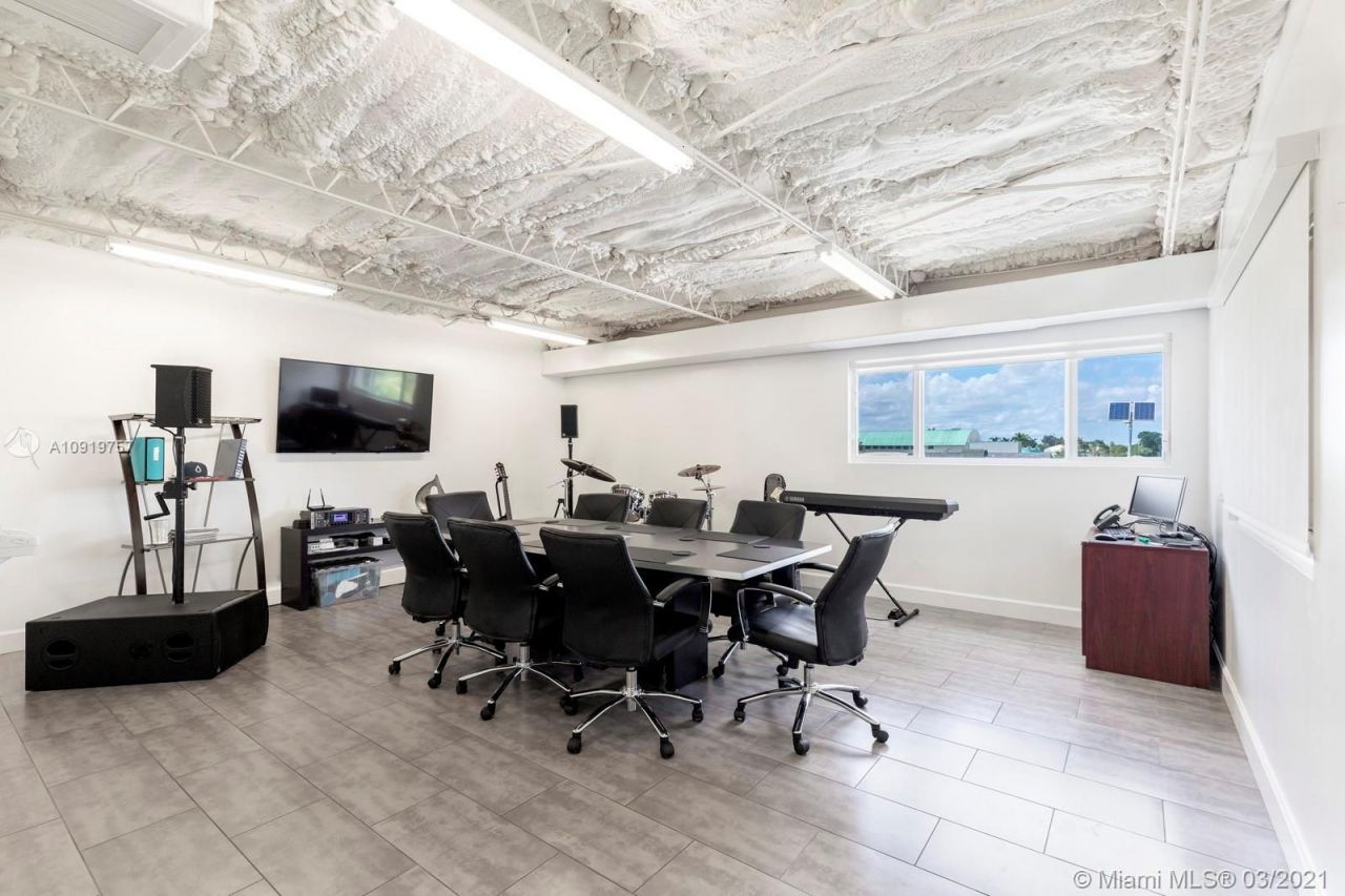Proprietà commerciale a Miami, USA, 1 000 m² - foto 9