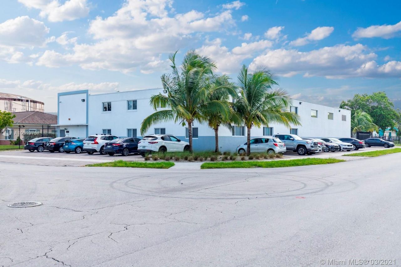 Proprietà commerciale a Miami, USA, 1 000 m² - foto 15