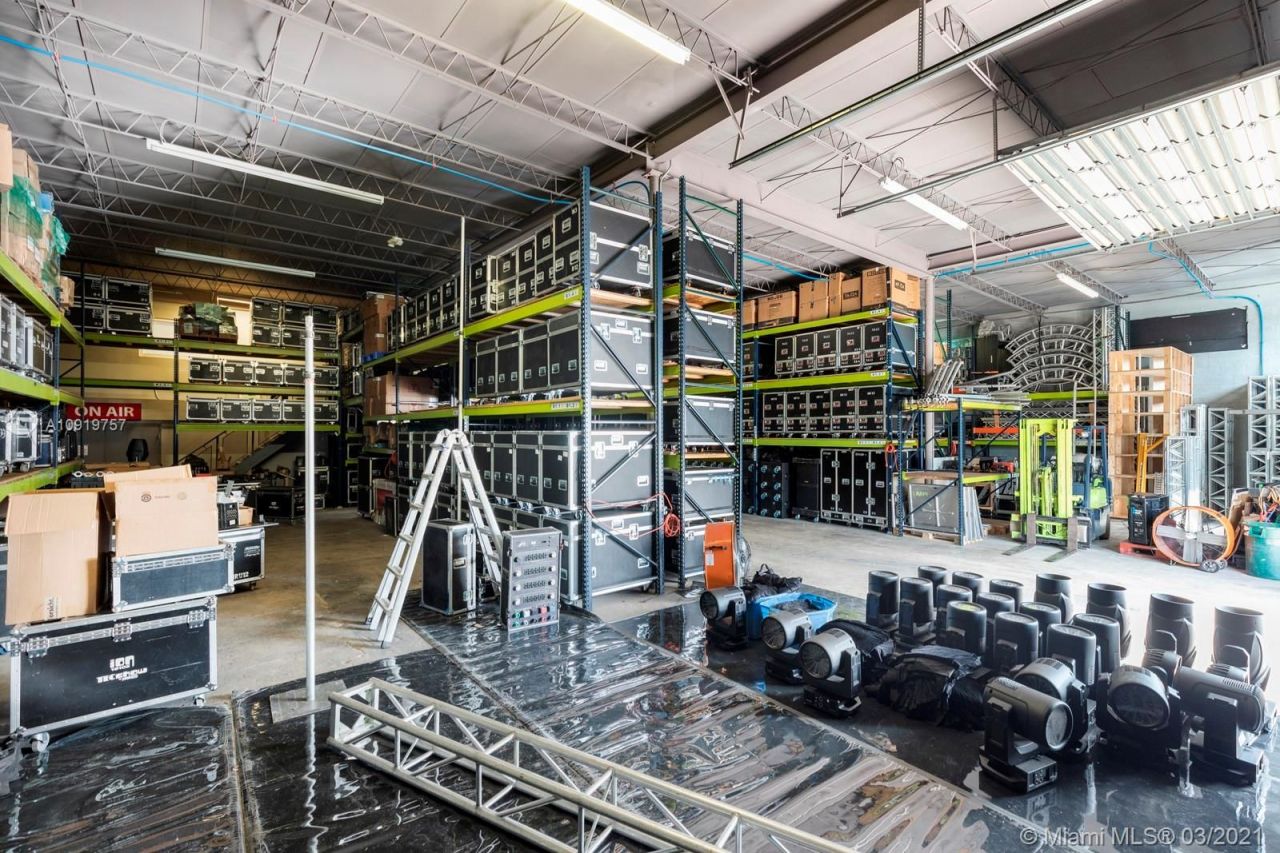 Proprietà commerciale a Miami, USA, 1 000 m² - foto 5