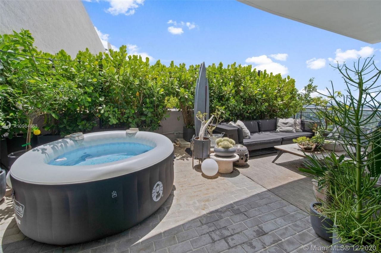 Penthouse in Miami, USA, 130 m² - picture 12