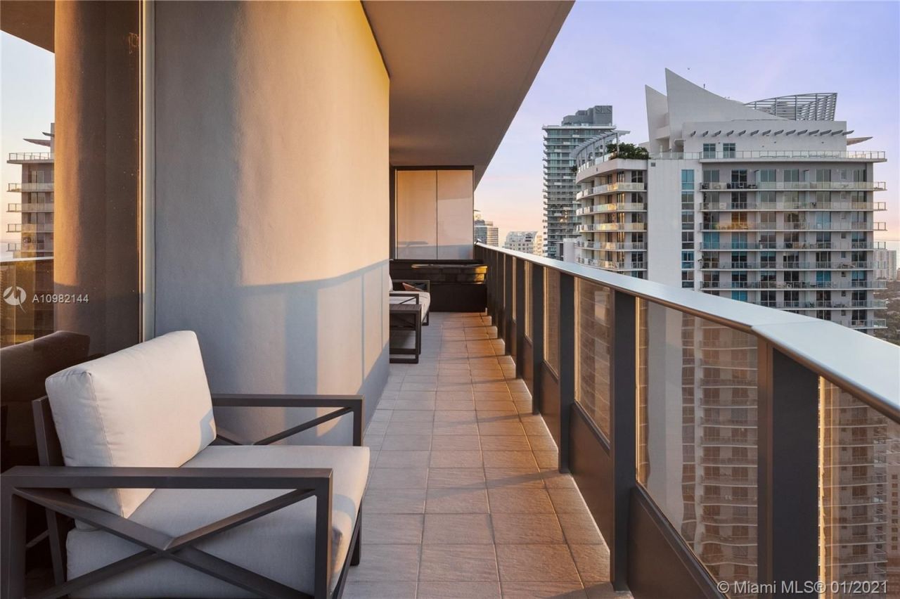 Piso en Miami, Estados Unidos, 140 m² - imagen 5