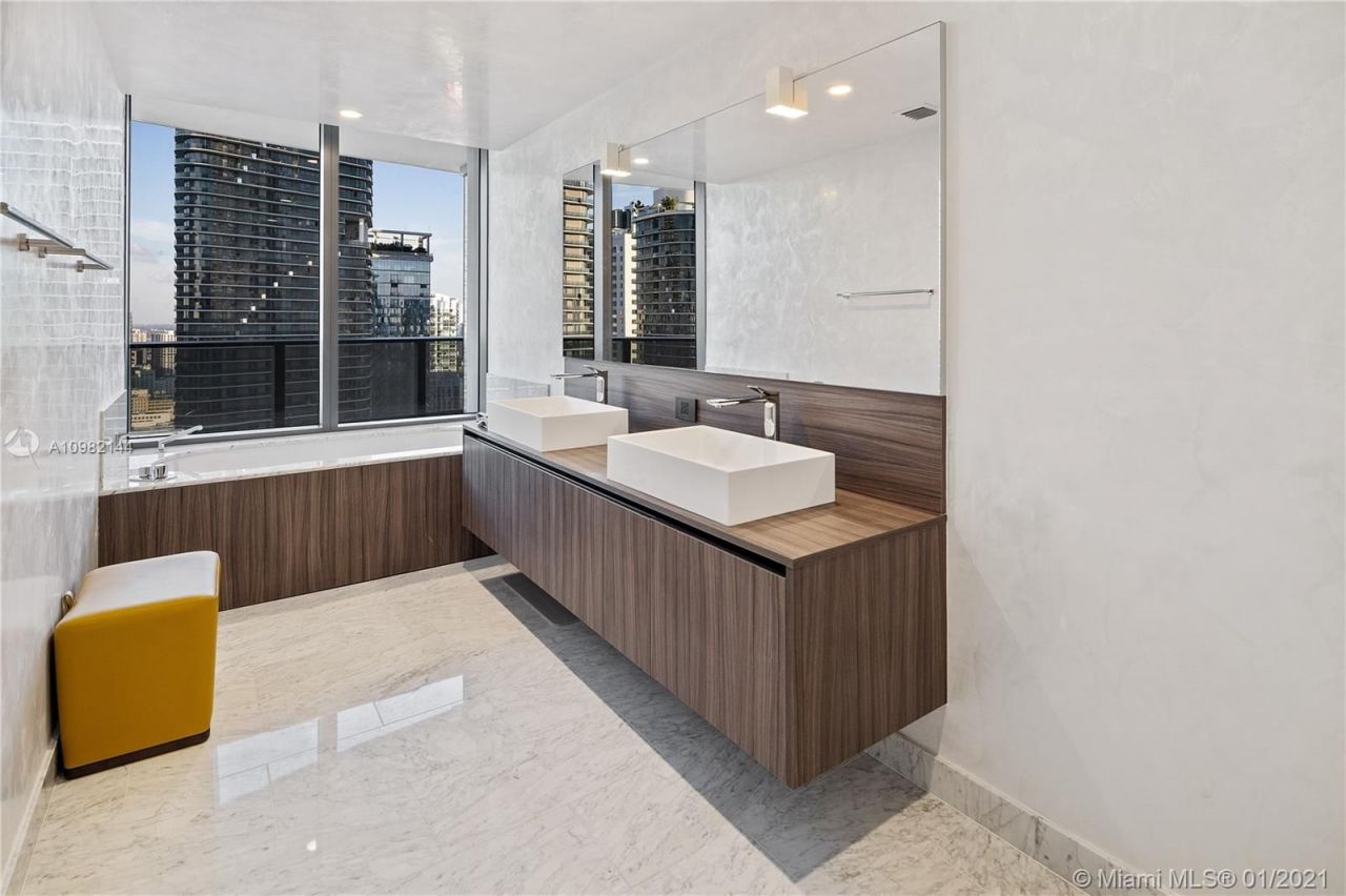 Piso en Miami, Estados Unidos, 140 m² - imagen 9