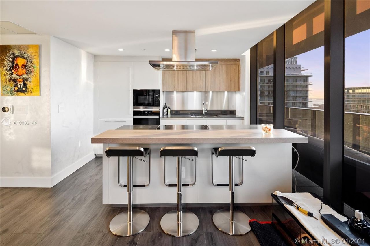 Piso en Miami, Estados Unidos, 140 m² - imagen 13