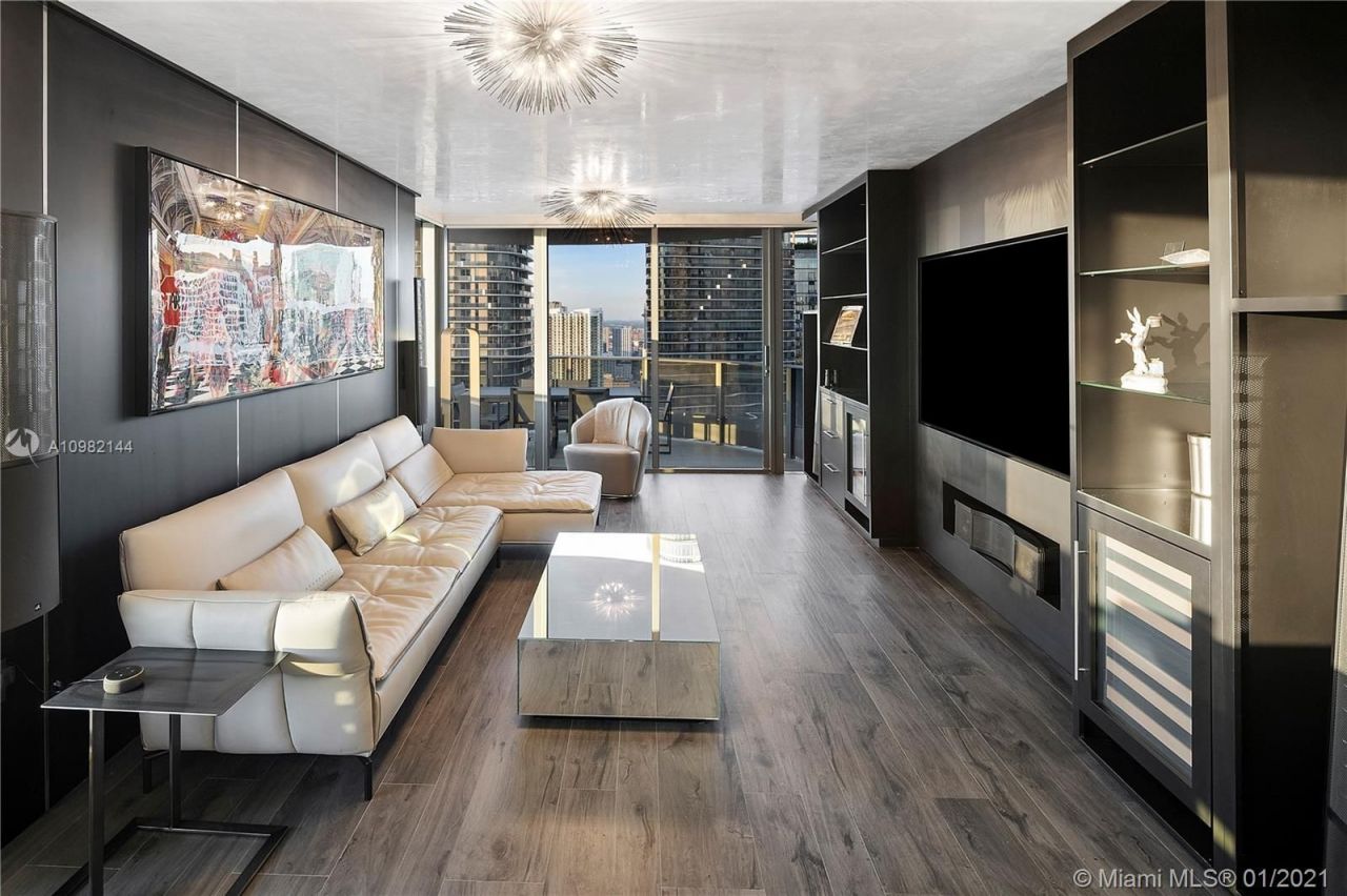 Piso en Miami, Estados Unidos, 140 m² - imagen 2