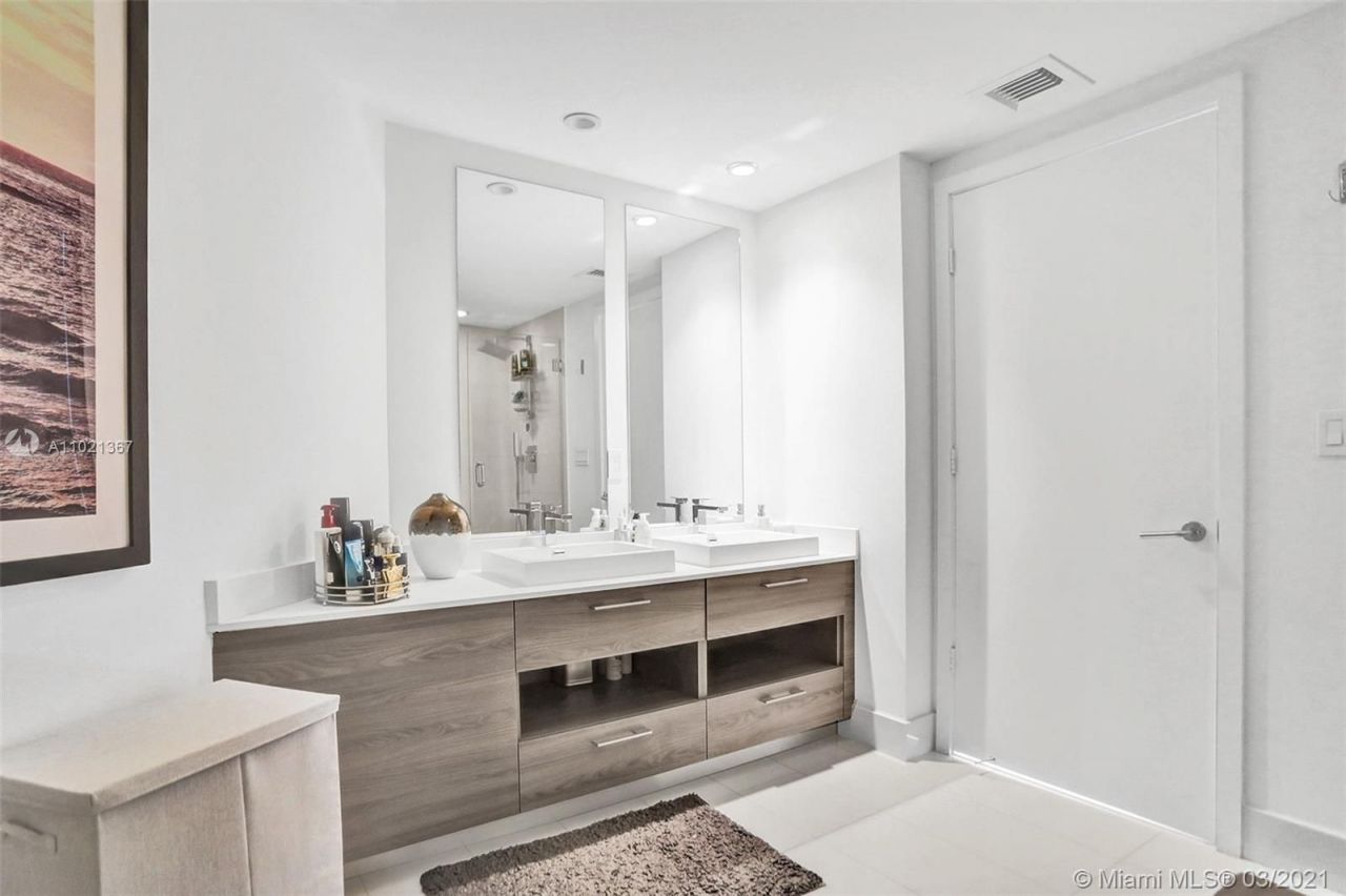 Flat in Miami, USA, 120 m² - picture 6