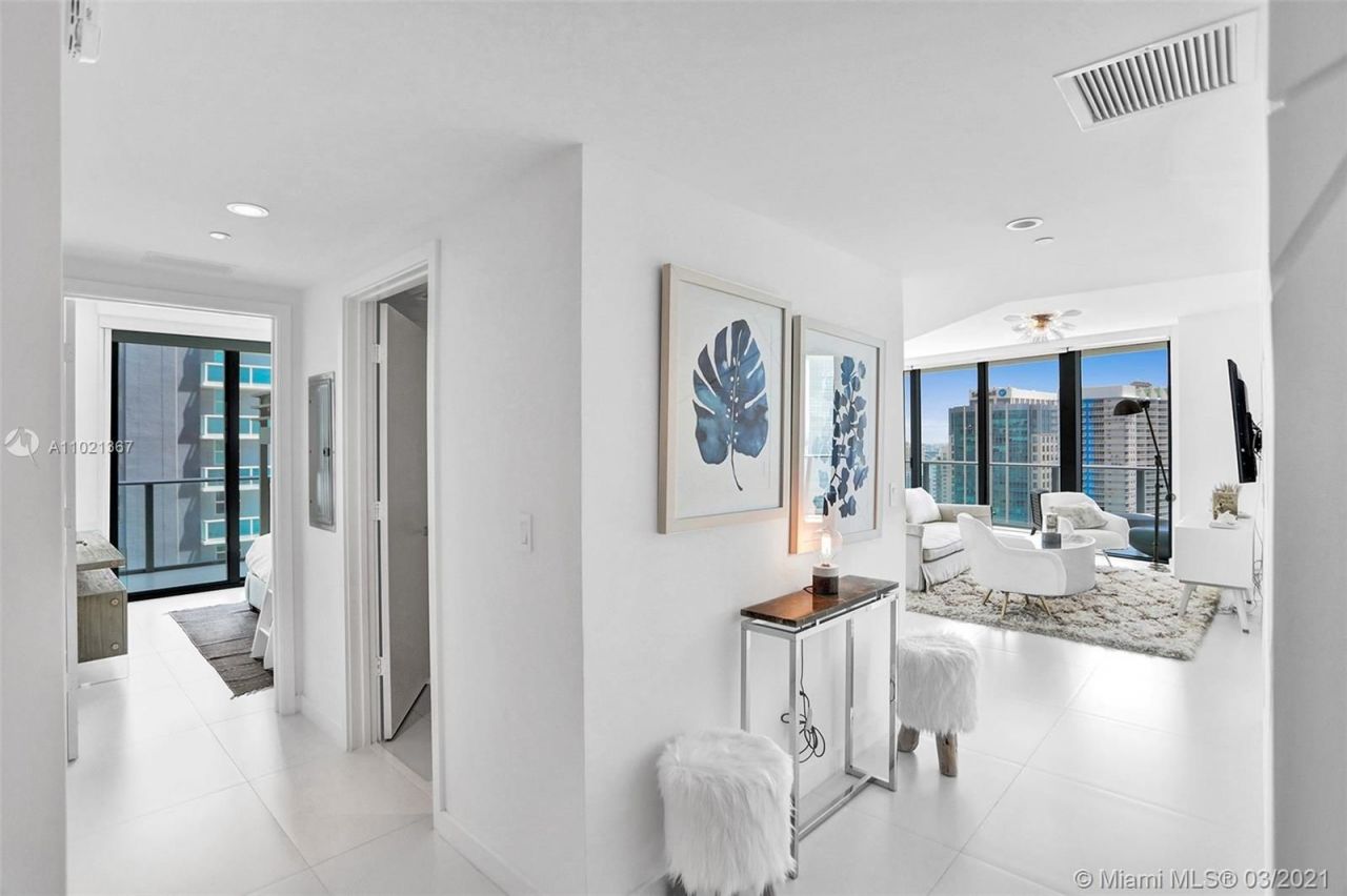 Flat in Miami, USA, 120 m² - picture 17