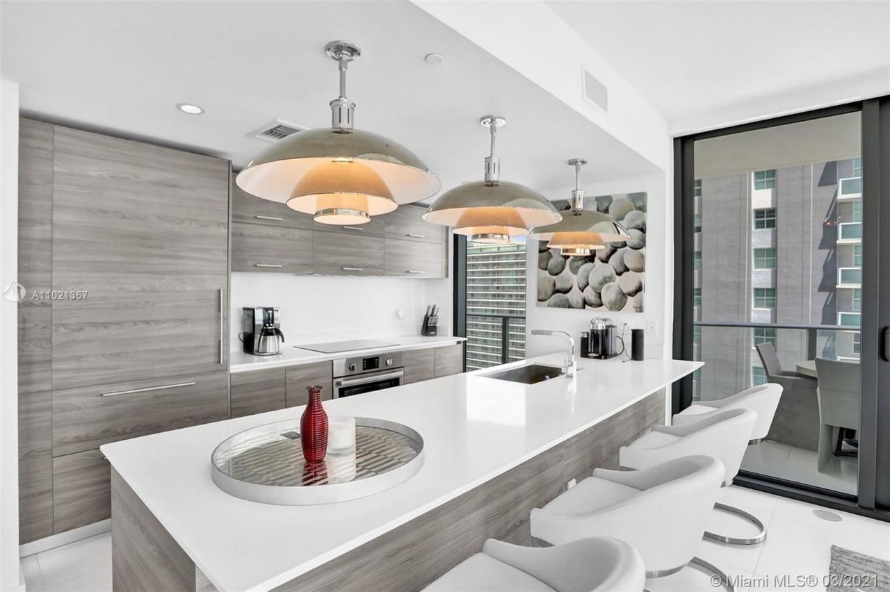 Flat in Miami, USA, 120 m² - picture 11